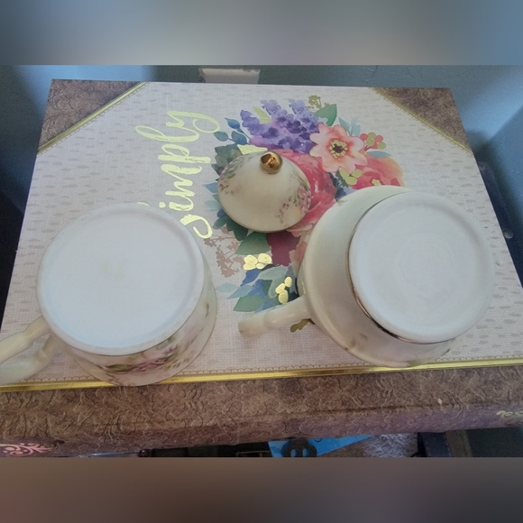 "tea for one" teapot and cup from The Chantilly Tea Room - Picture 6 of 6